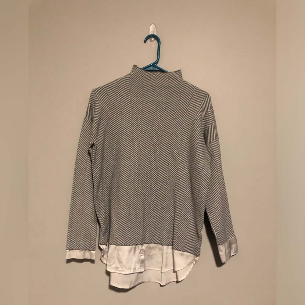 Gray and White Herringbone Long Sleeve Top